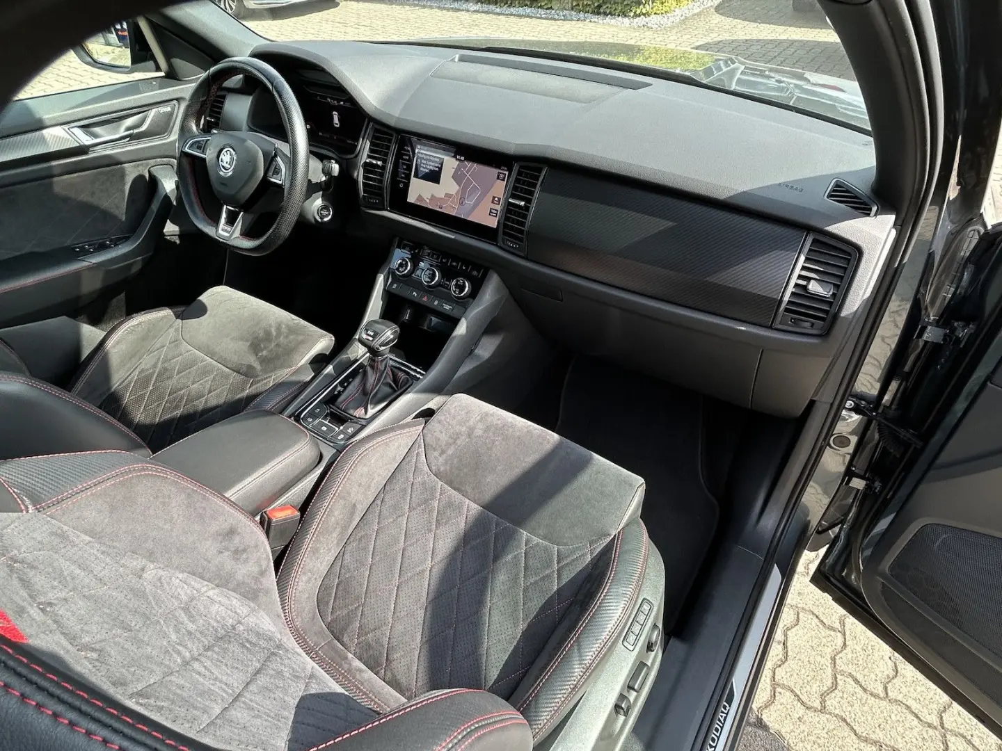 Kodiaq 2.0 TDI DSG RS 4x4*AHK*LED*PANO*NAVI*