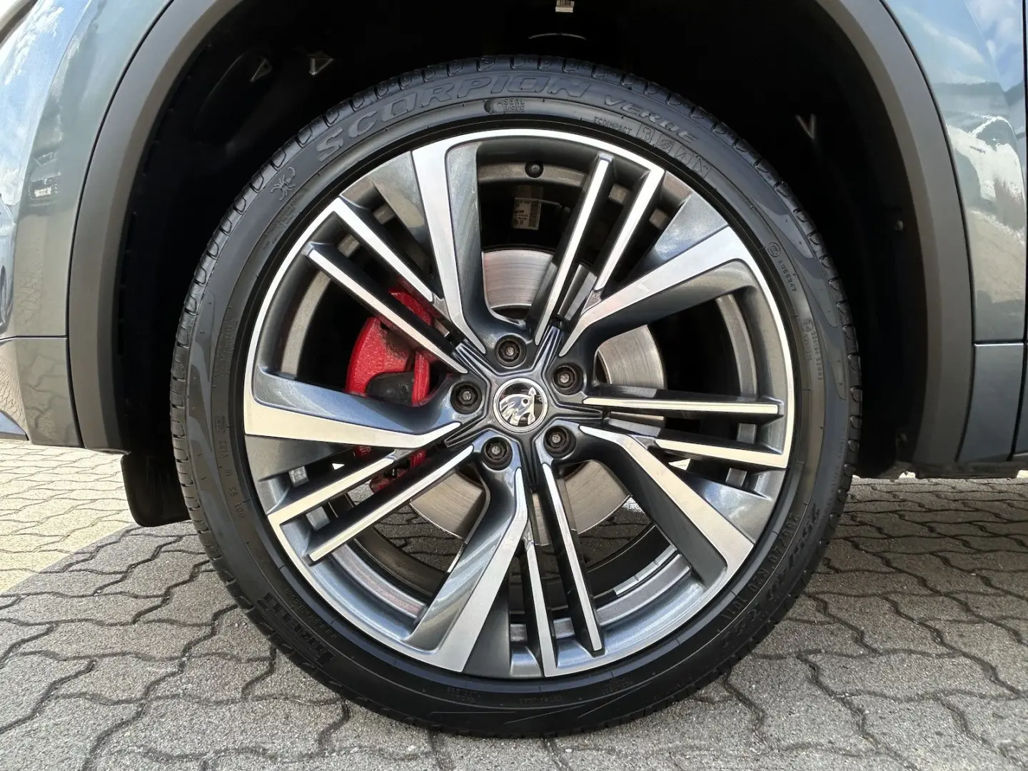 Kodiaq 2.0 TDI DSG RS 4x4*AHK*LED*PANO*NAVI*