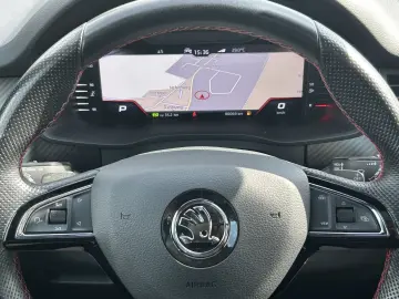 Kodiaq 2.0 TDI DSG RS 4x4*AHK*LED*PANO*NAVI*