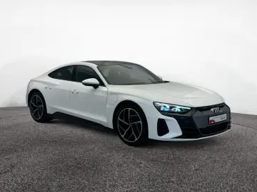 e-tron GT qua WÄRME PANO NAVI LUFTF 360 ACC