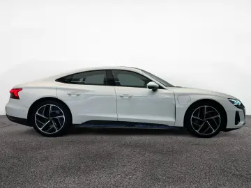 e-tron GT qua *WÄRME*PANO*NAVI*LUFTF*360*ACC*