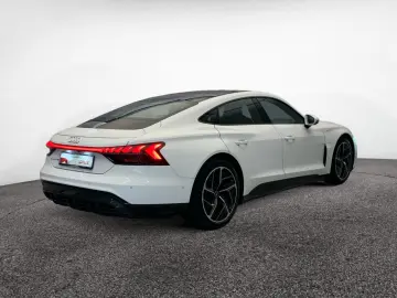 e-tron GT qua *WÄRME*PANO*NAVI*LUFTF*360*ACC*