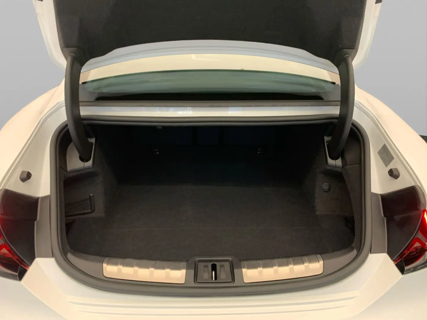 e-tron GT qua *WÄRME*PANO*NAVI*LUFTF*360*ACC*