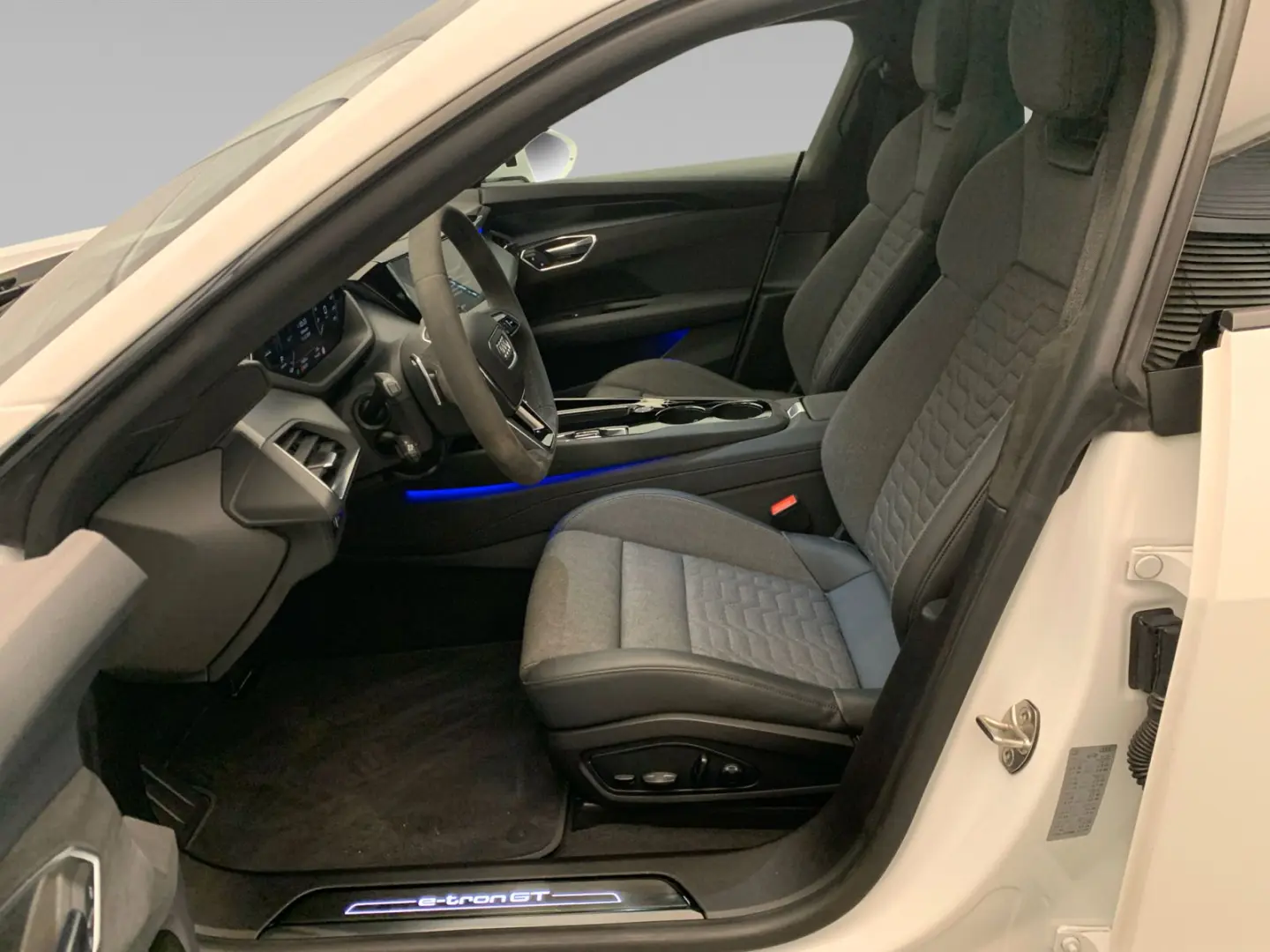 e-tron GT qua *WÄRME*PANO*NAVI*LUFTF*360*ACC*