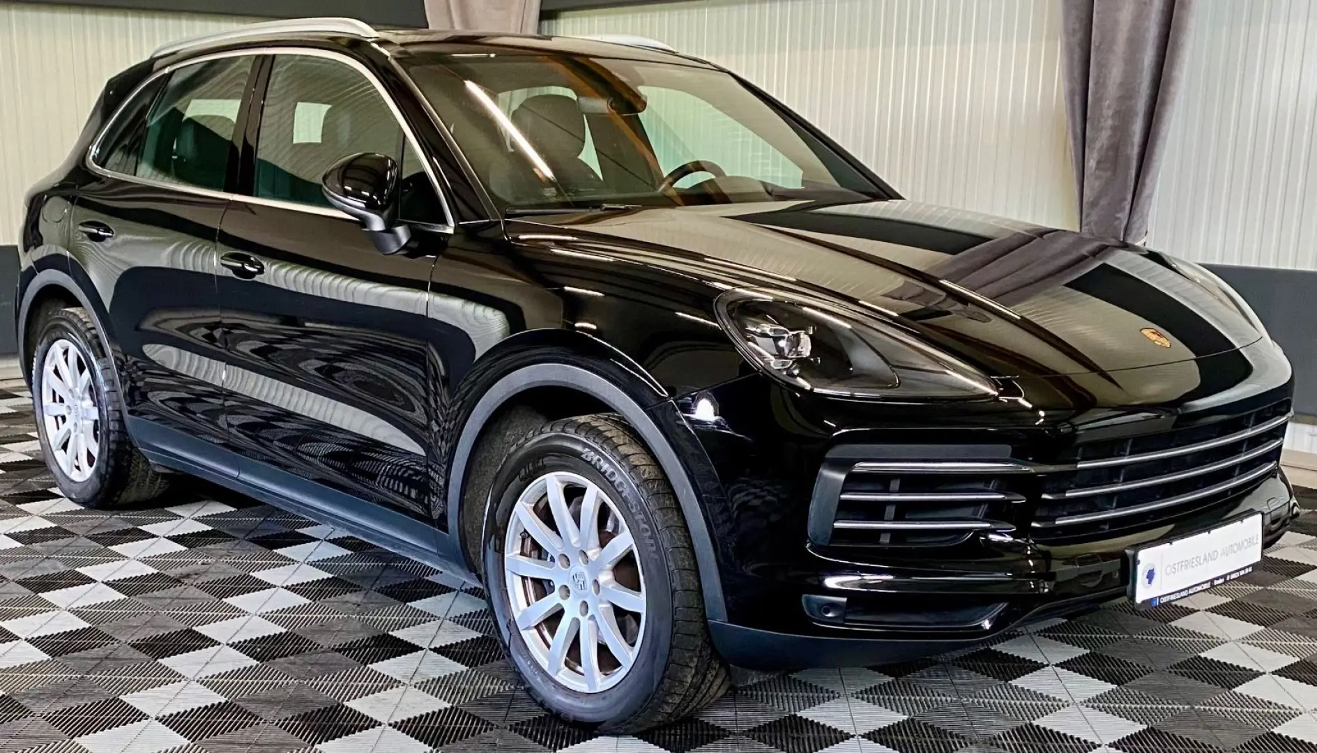 Cayenne, Panorama, Kamera, CarPlay, LED