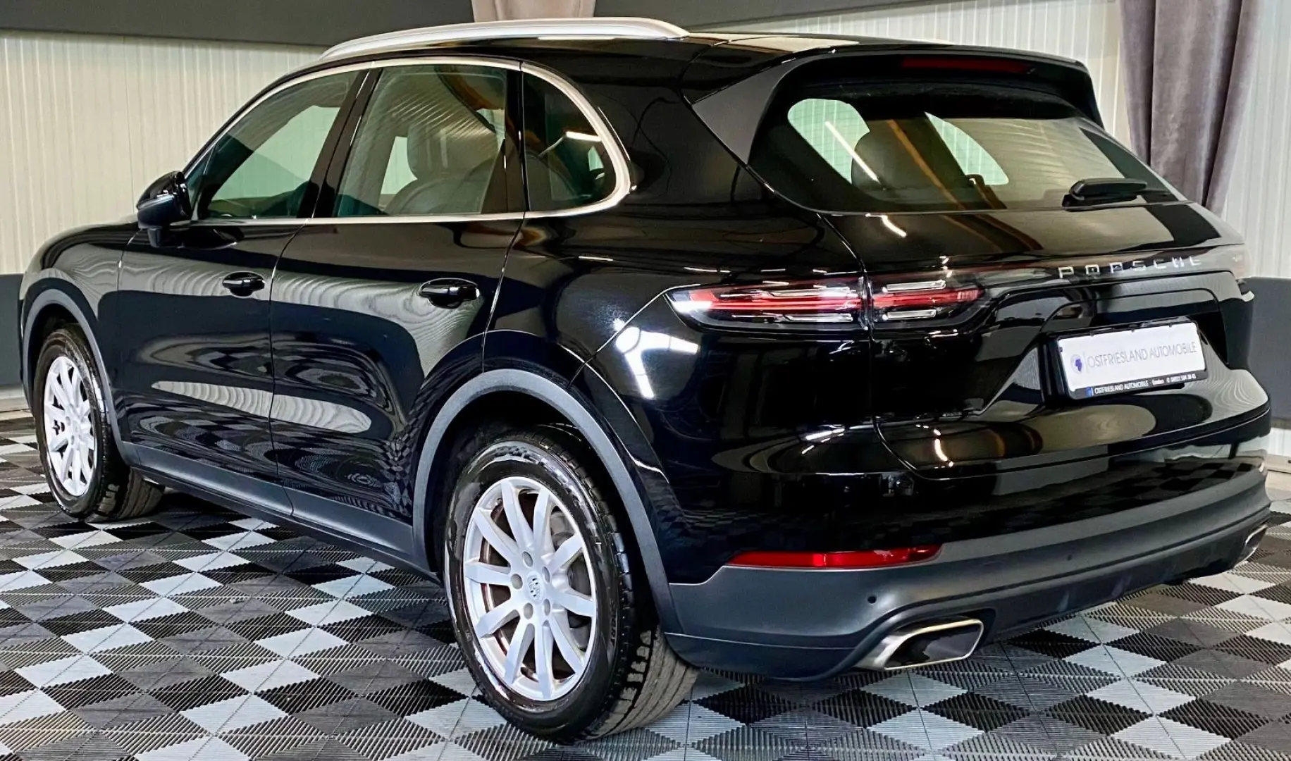 Cayenne, Panorama, Kamera, CarPlay, LED