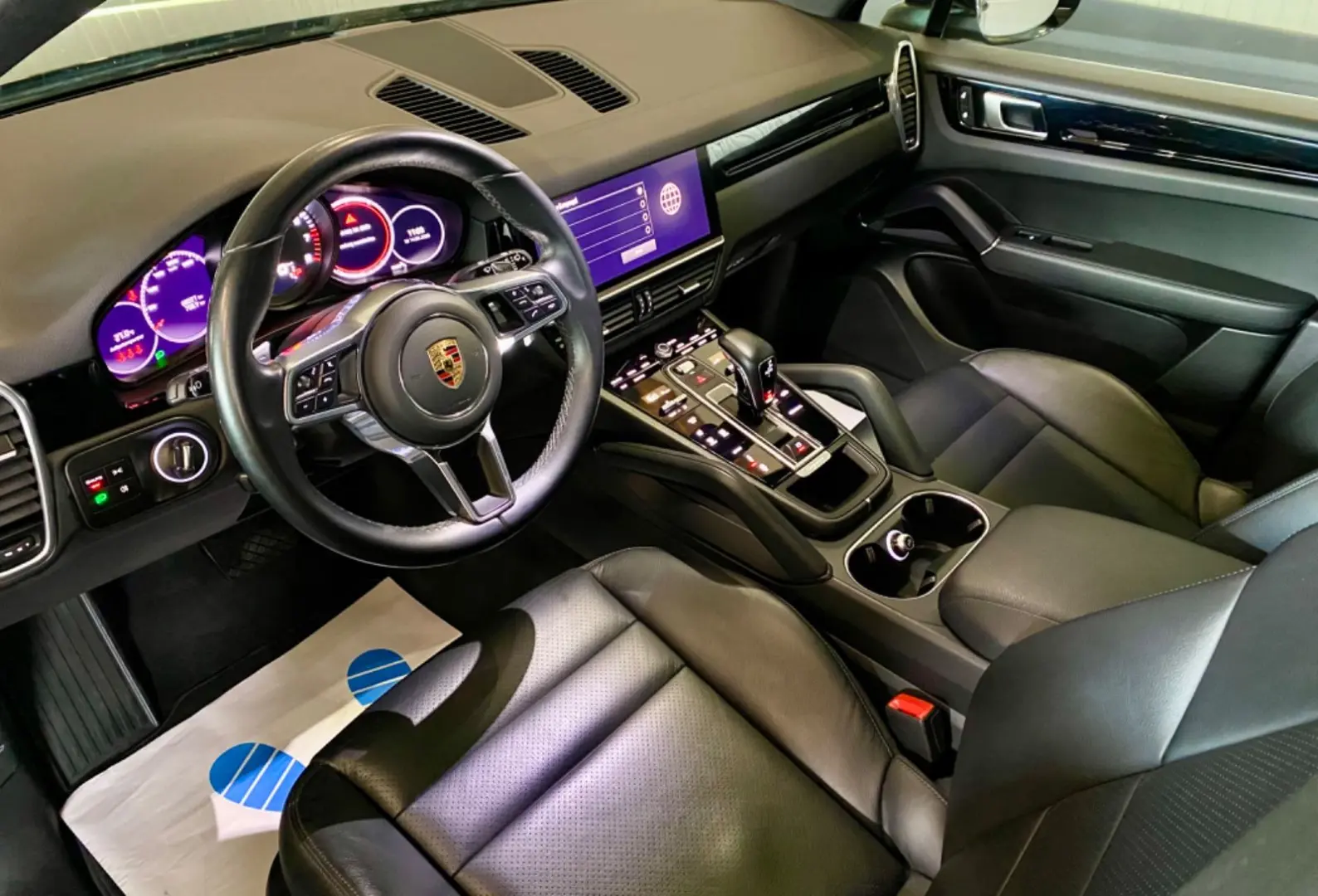 Cayenne, Panorama, Kamera, CarPlay, LED