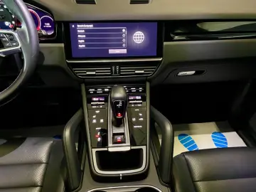 Cayenne, Panorama, Kamera, CarPlay, LED