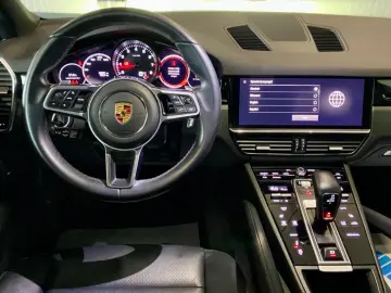 Cayenne, Panorama, Kamera, CarPlay, LED