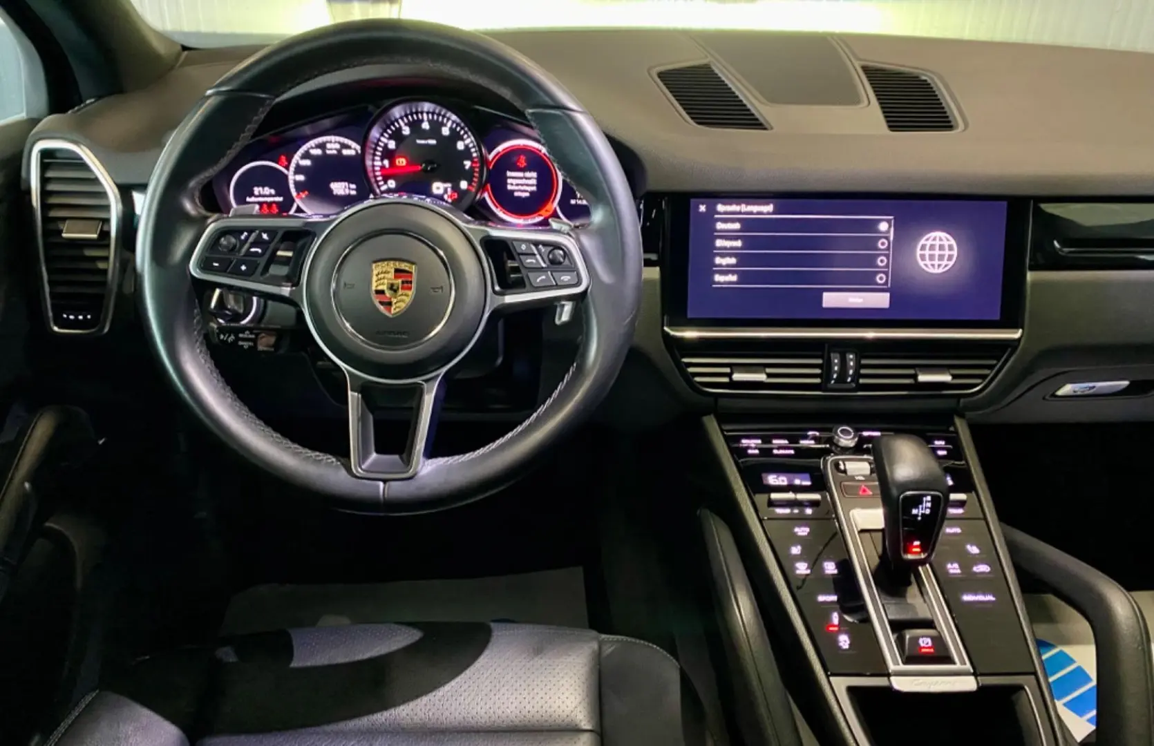 Cayenne, Panorama, Kamera, CarPlay, LED