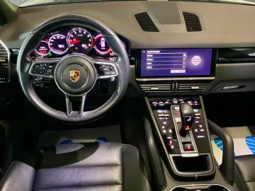 Cayenne, Panorama, Kamera, CarPlay, LED