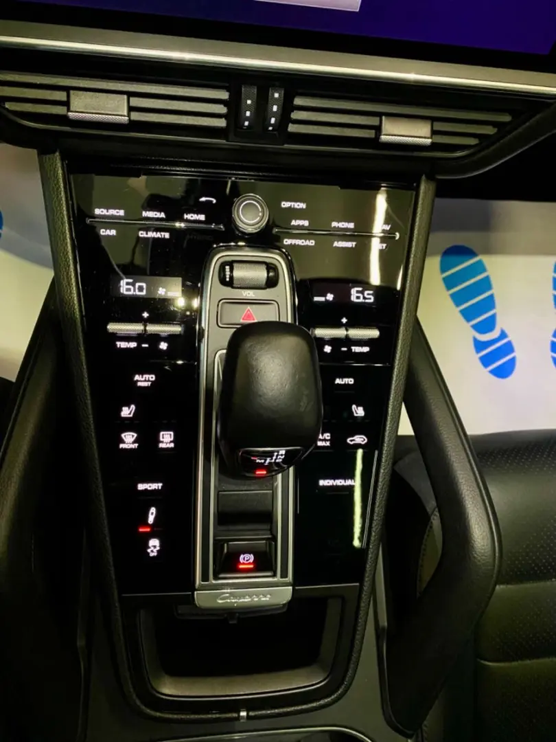 Cayenne, Panorama, Kamera, CarPlay, LED