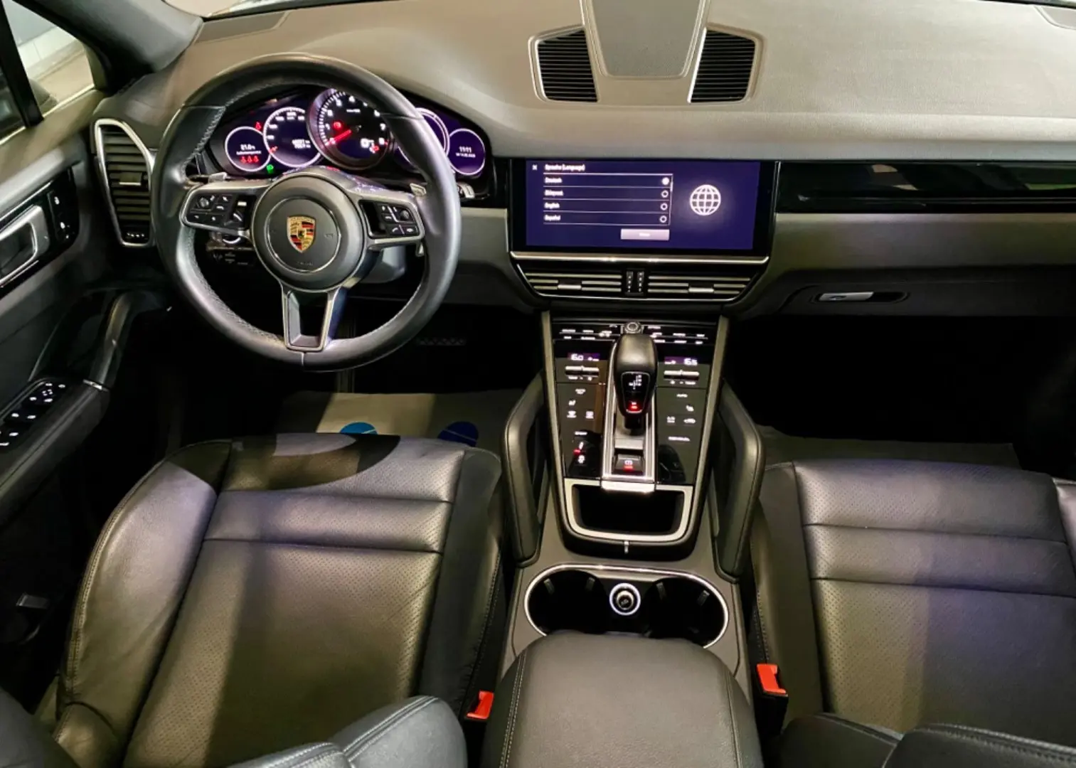 Cayenne, Panorama, Kamera, CarPlay, LED