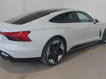 E-TRON GT ACC PANO SITZHZ HuD KAMERA MEMORY DAB