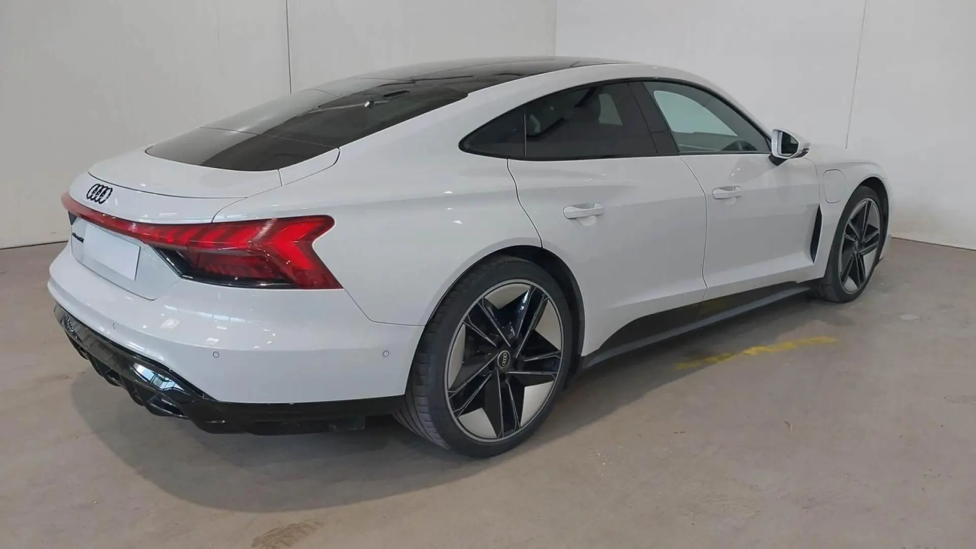 E-TRON GT ACC PANO SITZHZ HuD KAMERA MEMORY DAB
