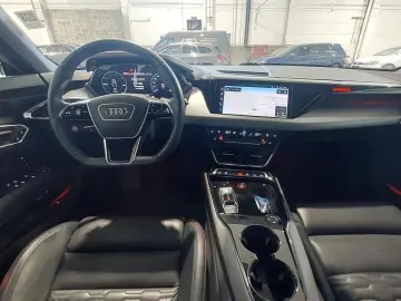 E-TRON GT ACC PANO SITZHZ HuD KAMERA MEMORY DAB