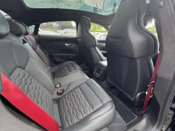 e-tron GT quattro*PANO*LED*KERAMIK BREMSE*CARBON