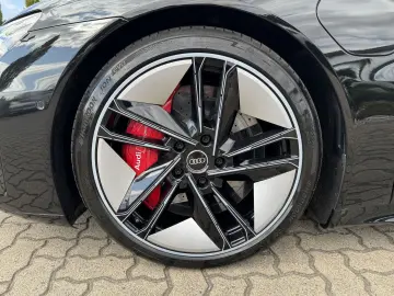 e-tron GT quattro*PANO*LED*KERAMIK BREMSE*CARBON