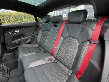 e-tron GT quattro*PANO*LED*KERAMIK BREMSE*CARBON