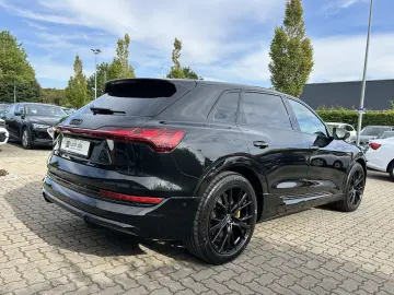 e-tron 50 quattro S line Black Edition