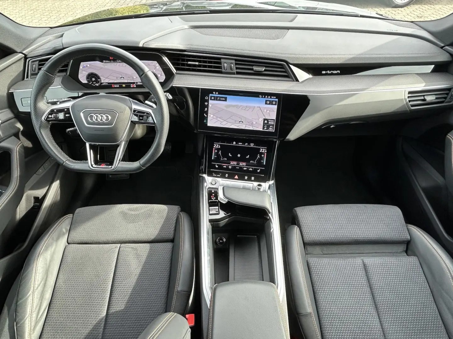 e-tron 50 quattro S line Black Edition
