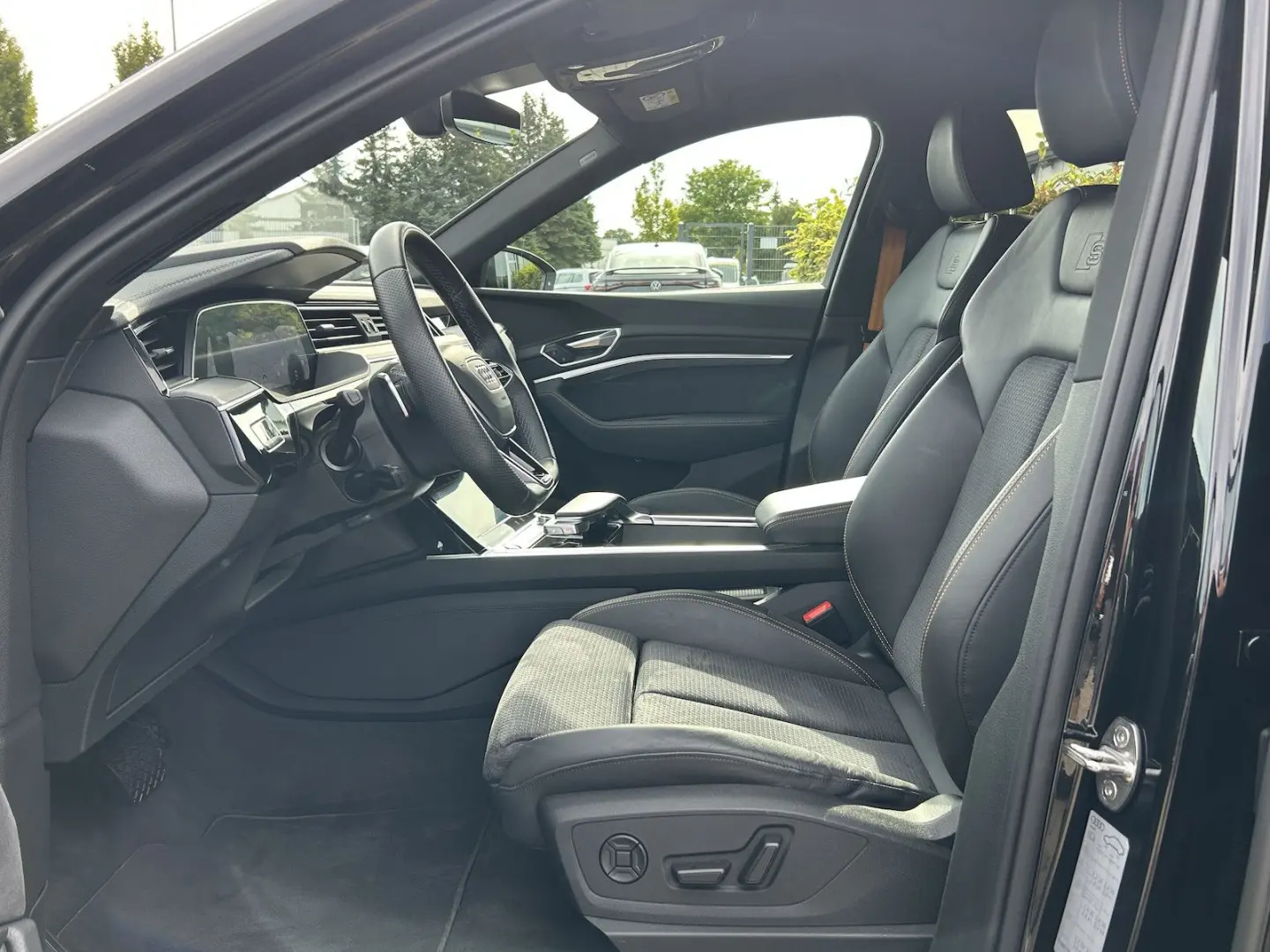 e-tron 50 quattro S line Black Edition