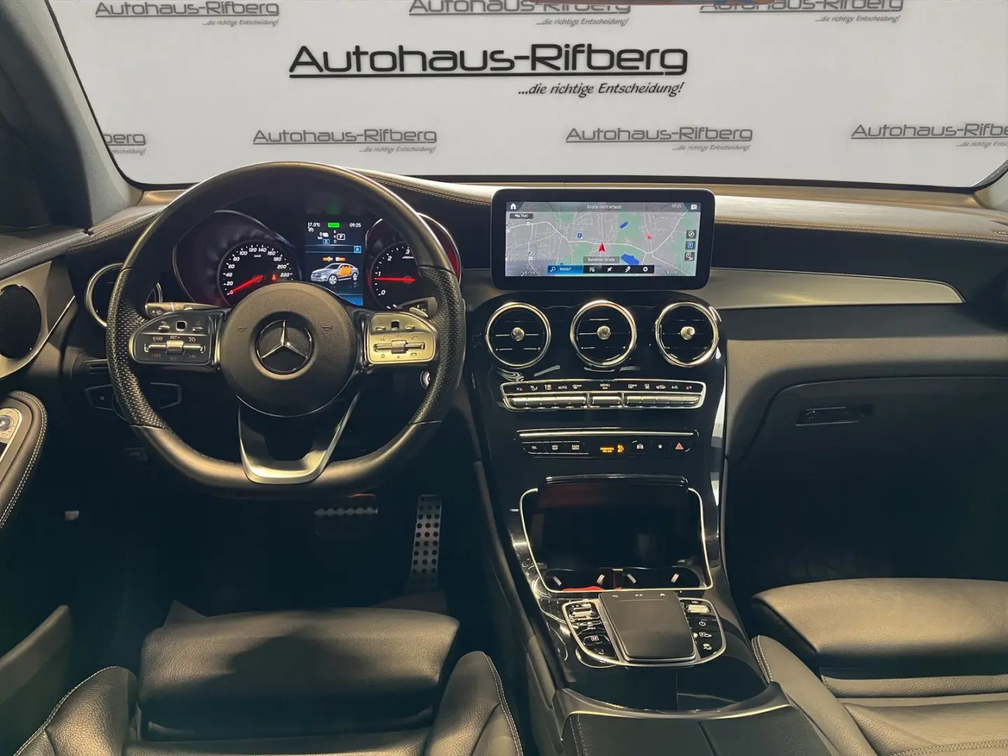 Mercedes-Benz GLC 300 de 4Matic COUPE AMG