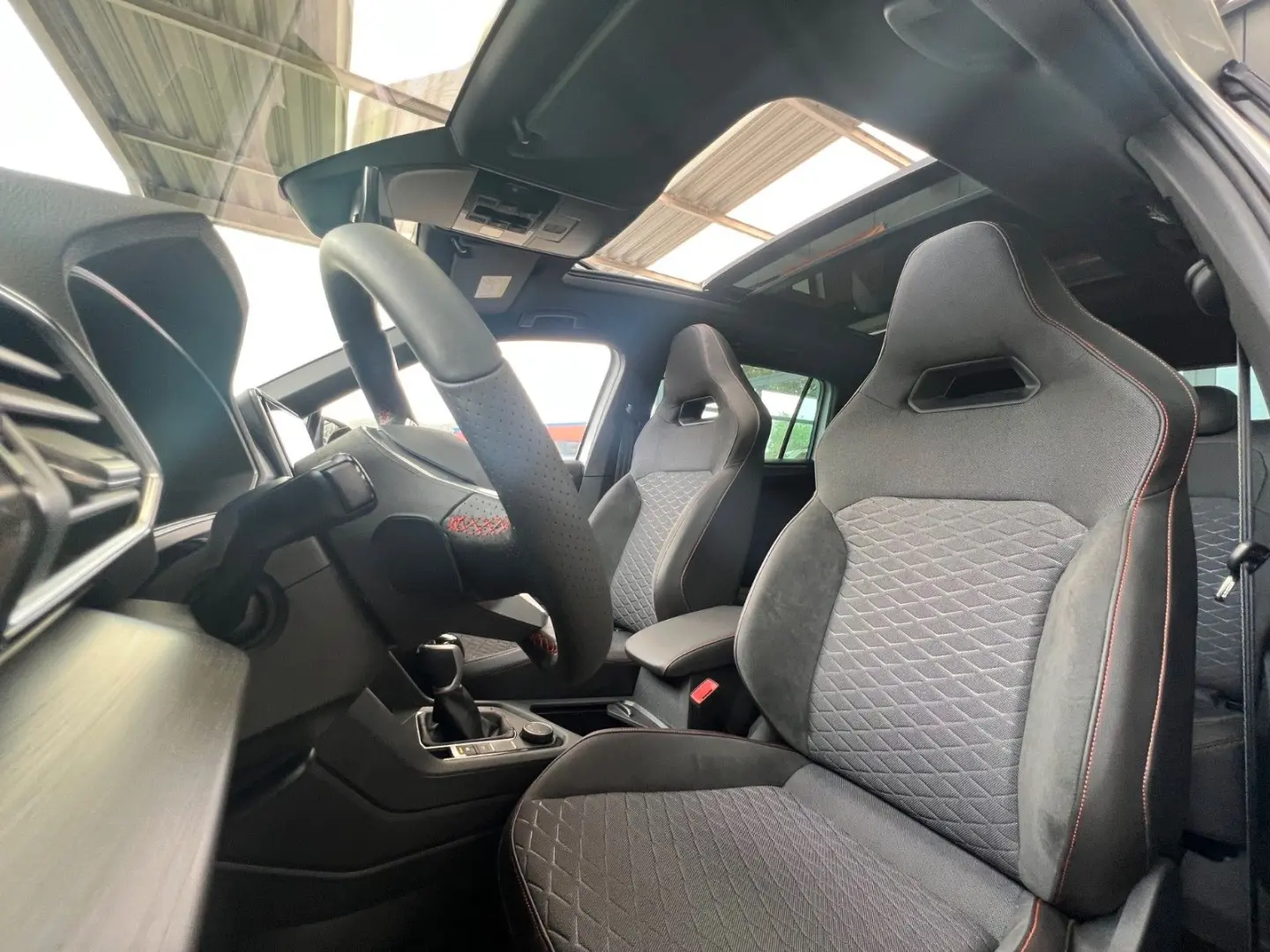 Tarraco FR 1.5 TSI DSG AHK/PANO/NAVI/ACC/