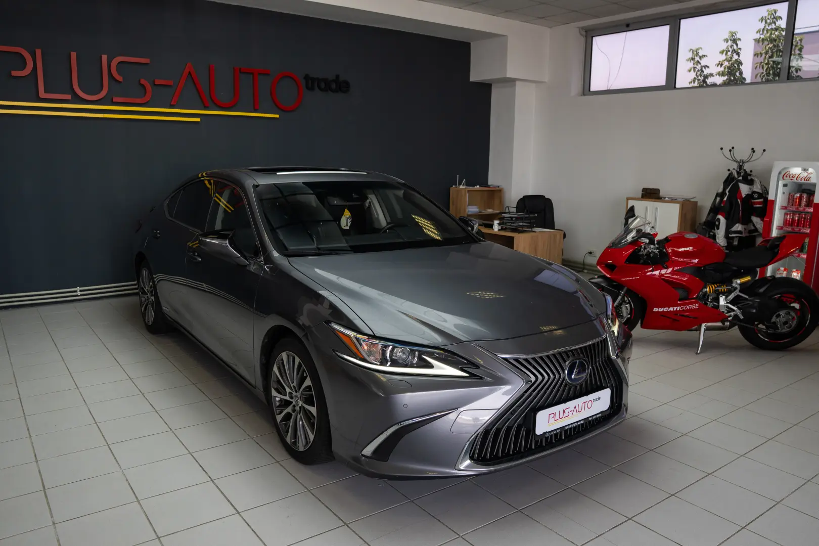 Lexus Seria ES 300h Echipare Luxury Stoc Timisoara