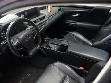 Lexus Seria ES 300h Echipare Luxury Stoc Timisoara