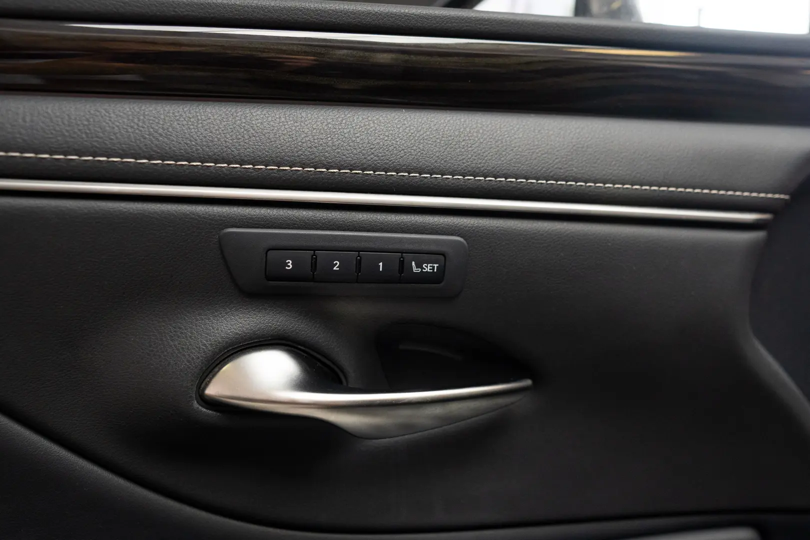 Lexus Seria ES 300h Echipare Luxury Stoc Timisoara
