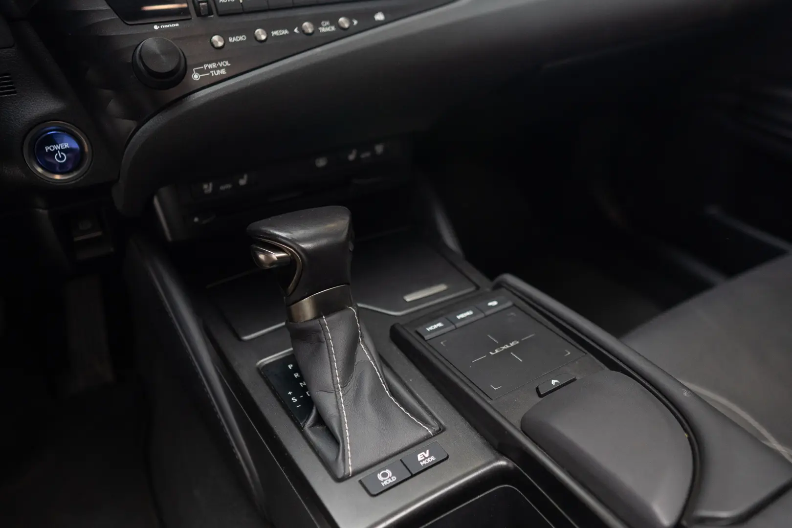 Lexus Seria ES 300h Echipare Luxury Stoc Timisoara