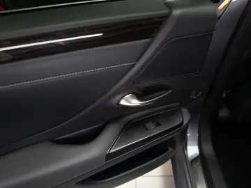 Lexus Seria ES 300h Echipare Luxury Stoc Timisoara