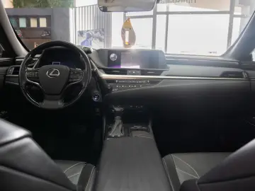 Lexus Seria ES 300h Echipare Luxury Stoc Timisoara