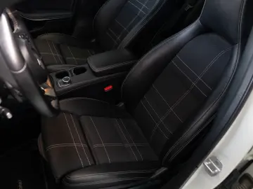Mercedes-Benz GLA 180 Cutie Automata Stoc Timisoara