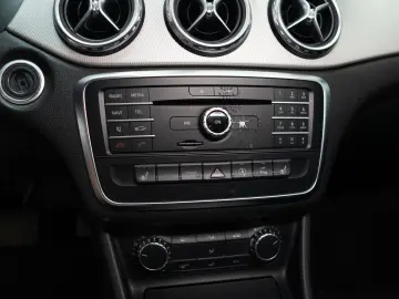Mercedes-Benz GLA 180 Cutie Automata Stoc Timisoara