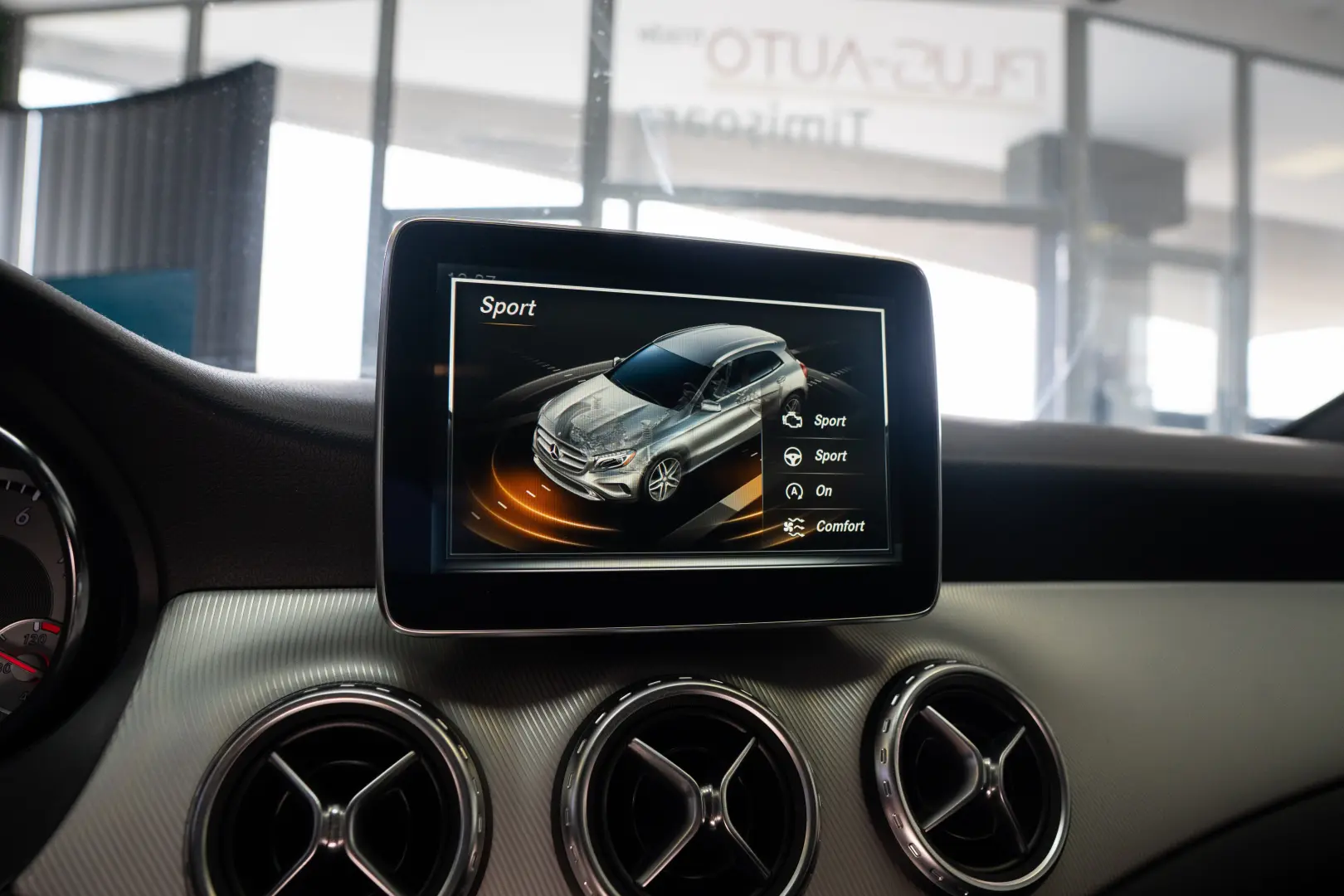 Mercedes-Benz GLA 180 Cutie Automata Stoc Timisoara