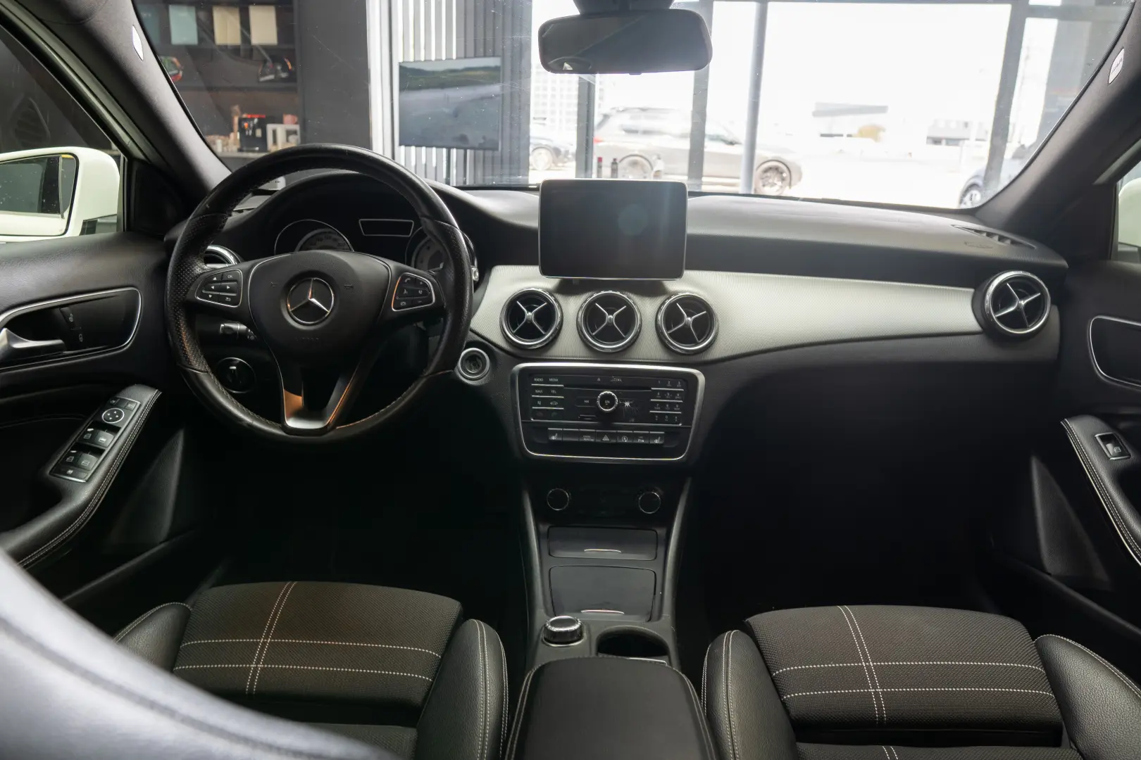 Mercedes-Benz GLA 180 Cutie Automata Stoc Timisoara