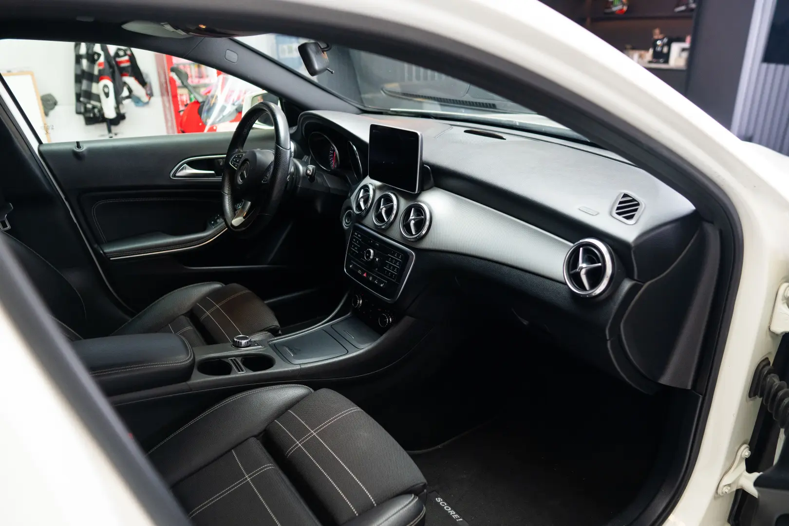 Mercedes-Benz GLA 180 Cutie Automata Stoc Timisoara