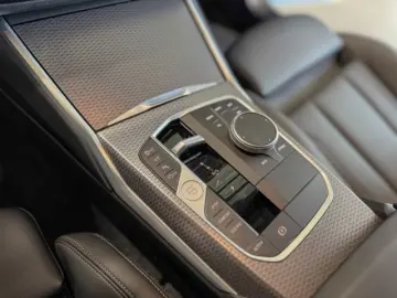 330 i xDrive M Sport Pro+HUD+ACC+AHK+HarmanKardo
