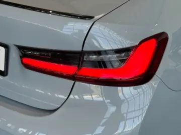 330 i xDrive M Sport Pro+HUD+ACC+AHK+HarmanKardo