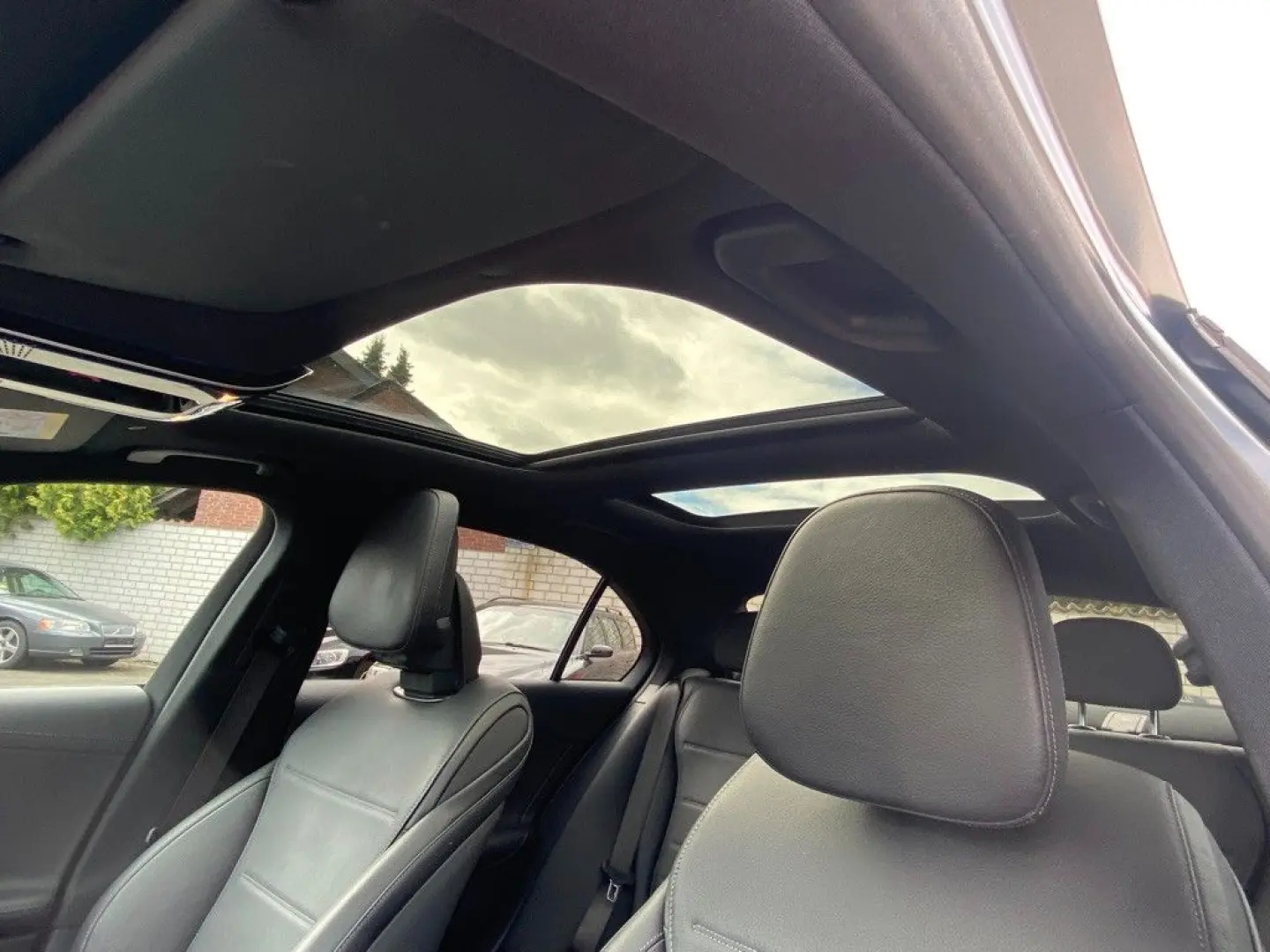 C 300 e 4Matic AMG Line /Panorama/designo mango