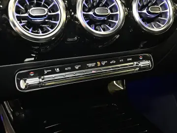 CLA 220 4M Coupé AMG Sport Premium+ Distr. LED P