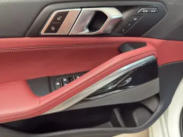 X6 M60i xDrive LM22 SKY LOUNGE HK