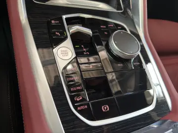 X6 M60i xDrive LM22 SKY LOUNGE HK
