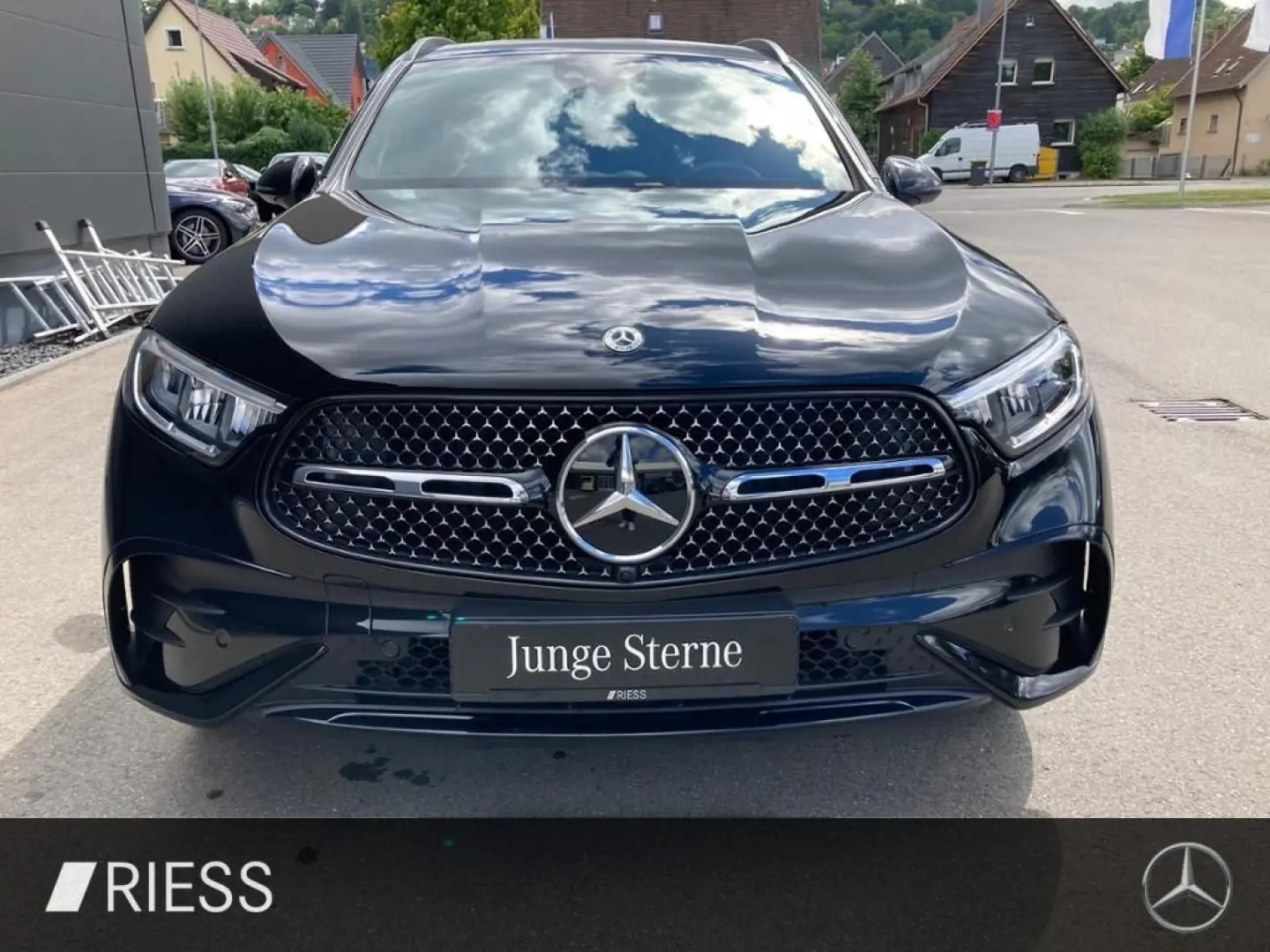 GLC 220 d 4MATIC ACC PDC SHZ LED SpurH Navi AUT
