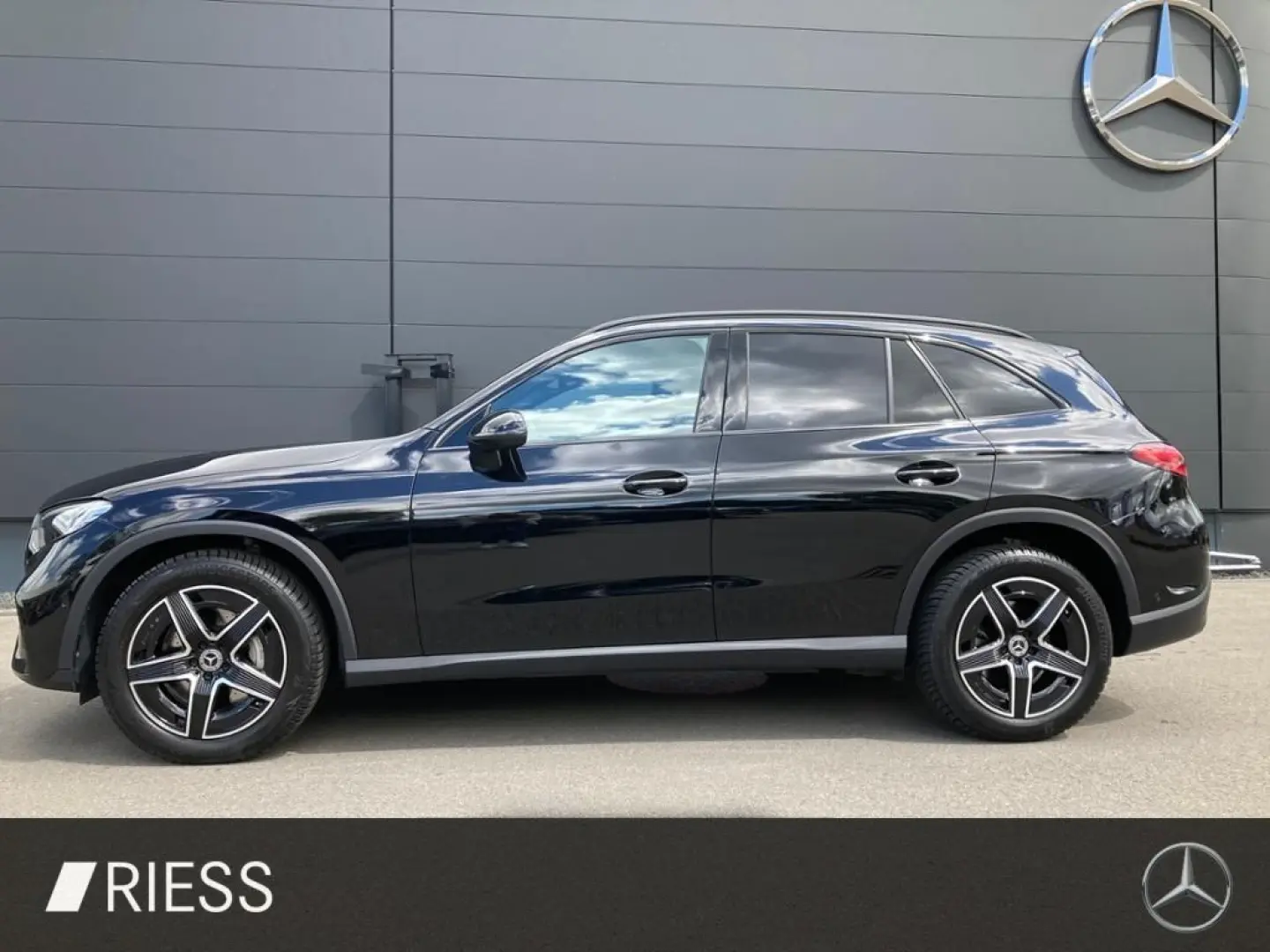 GLC 220 d 4MATIC ACC PDC SHZ LED SpurH Navi AUT