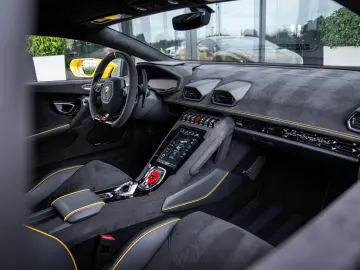 Huracán 5.2 V10 Tecnica RWD - Giallo Inti | Fabr