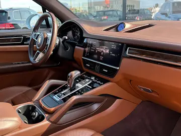 Porsche Cayenne 2021 3