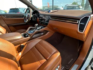 Porsche Cayenne 2021 3